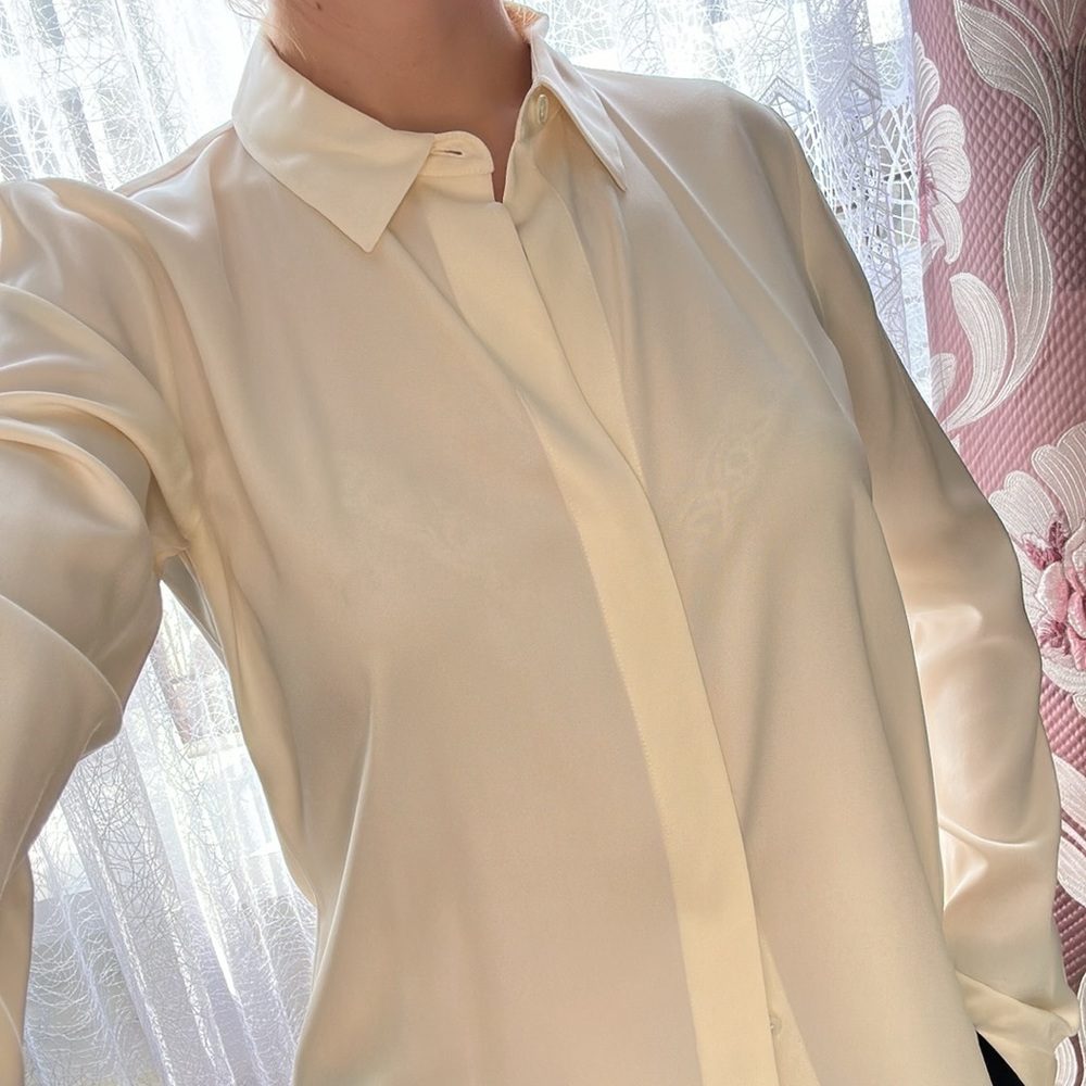 Theory long sleeve button down blouse size S